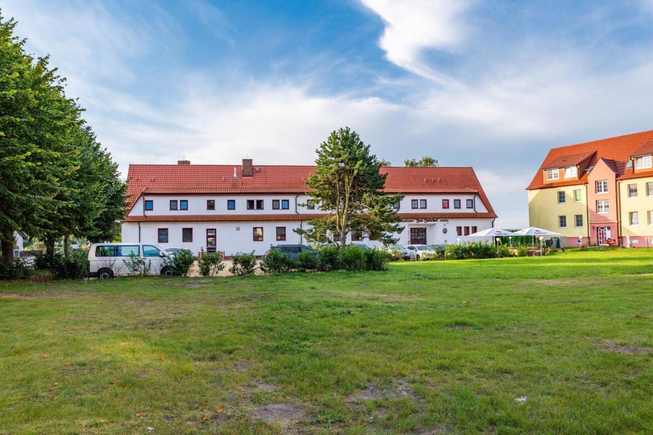 Hotel Und Restaurant "Zur Zwiebel" 페네뮌데 외부 사진