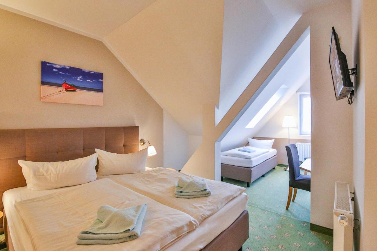 Hotel Und Restaurant "Zur Zwiebel" 페네뮌데 외부 사진