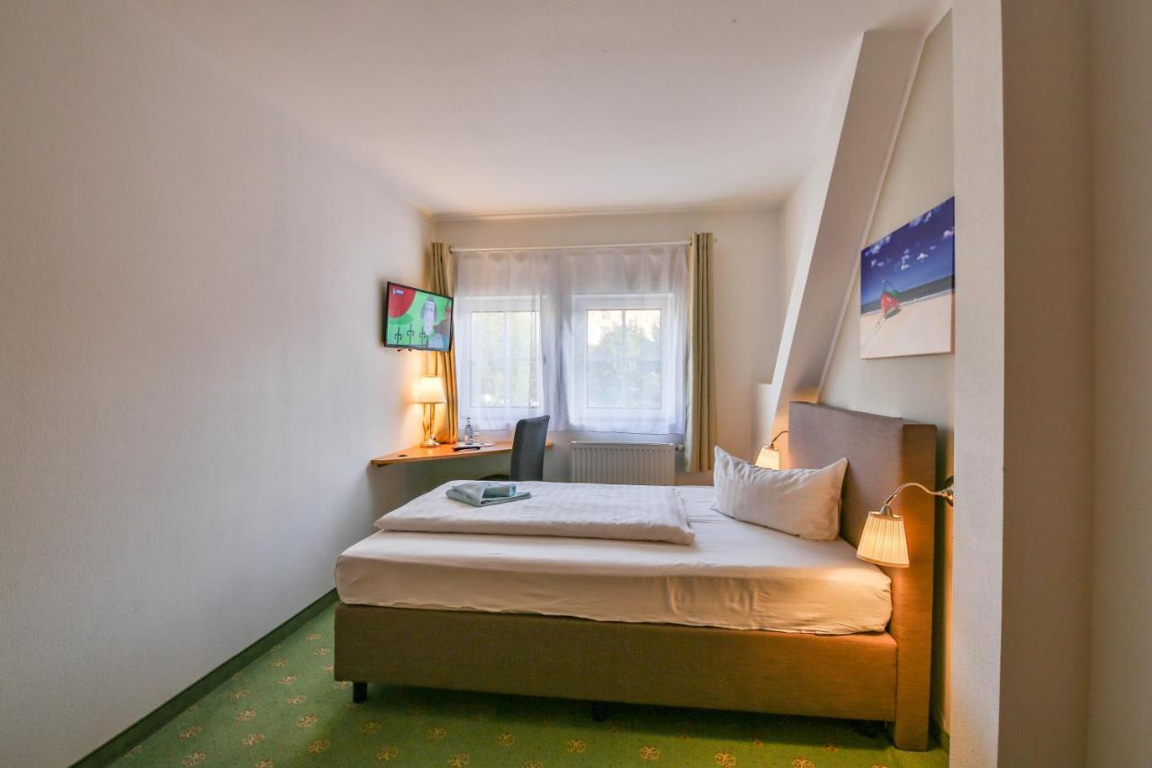 Hotel Und Restaurant "Zur Zwiebel" 페네뮌데 외부 사진