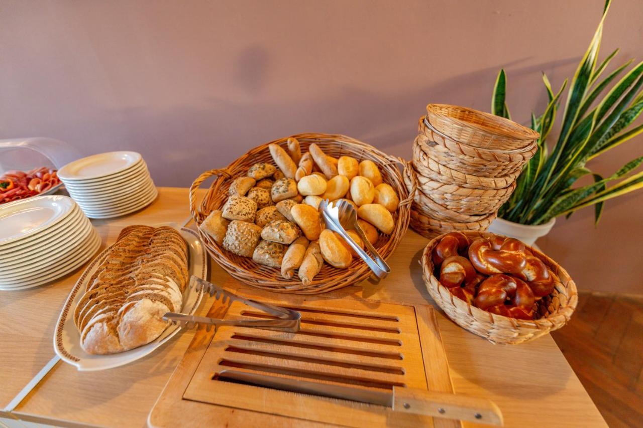 Hotel Und Restaurant "Zur Zwiebel" 페네뮌데 외부 사진