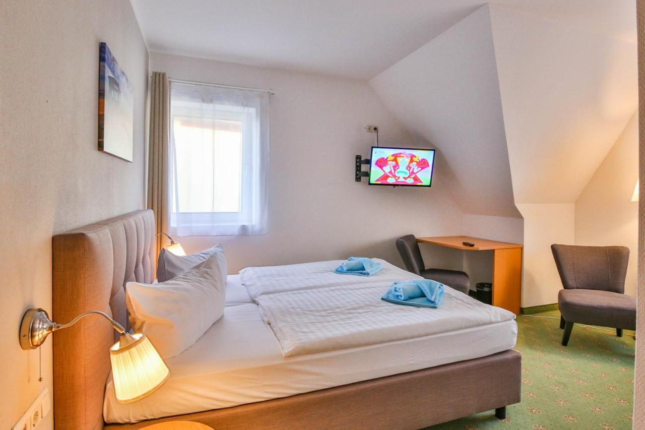Hotel Und Restaurant "Zur Zwiebel" 페네뮌데 외부 사진