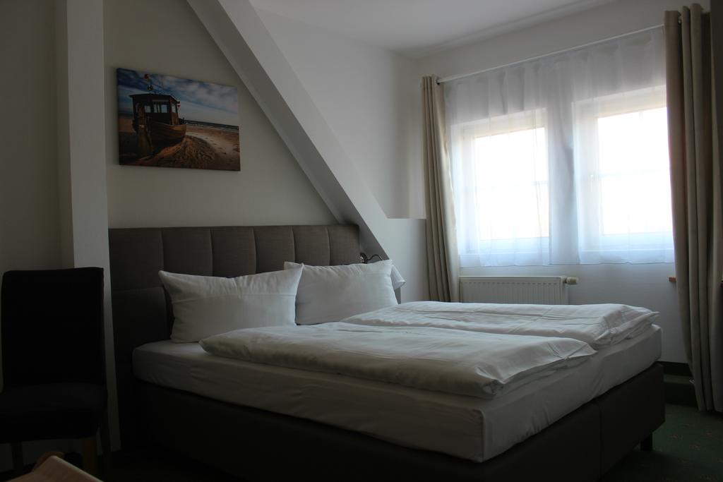 Hotel Und Restaurant "Zur Zwiebel" 페네뮌데 외부 사진