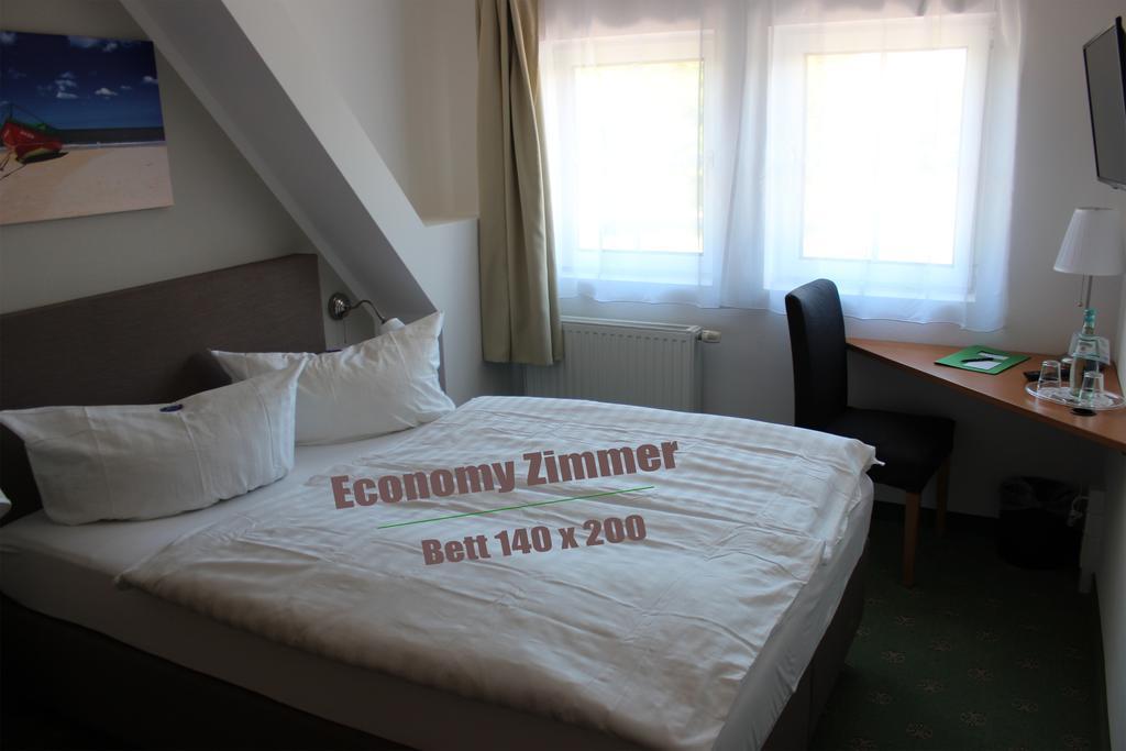 Hotel Und Restaurant "Zur Zwiebel" 페네뮌데 외부 사진